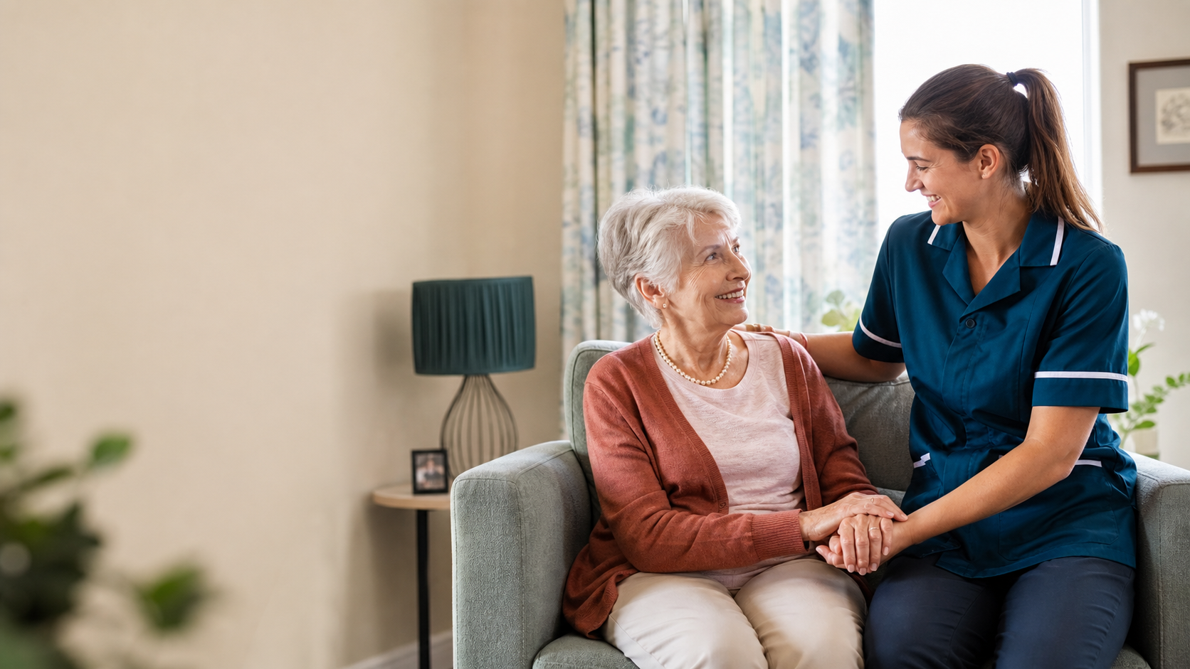 FilisHealthCare carer with elderly patient